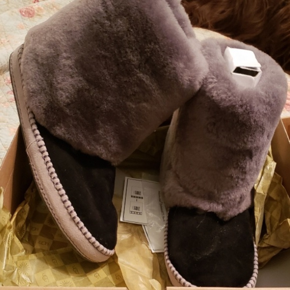 Ugg Kestrel Shearling Boots/Slippers